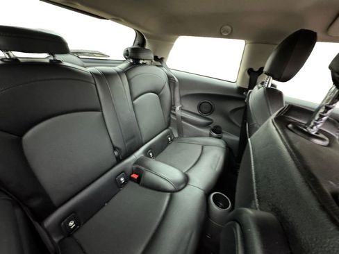 Used 2016 MINI Cooper 2-Door Hardtop image 18