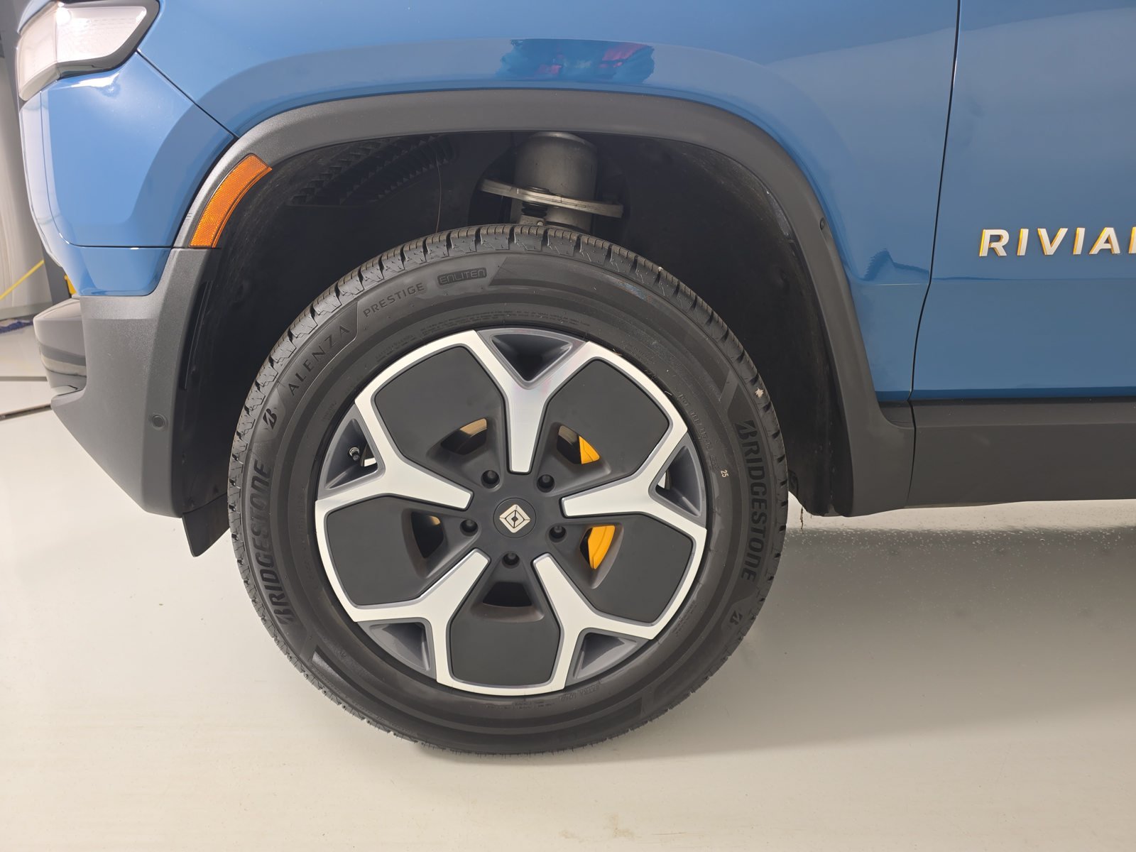 Used 2023 Rivian R1S Adventure Quad AWD/4WD image 9