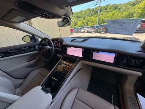 Used 2025 Porsche Panamera 4 AWD/4WD image 20
