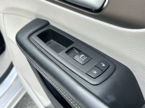 Used 2023 Chrysler Voyager LX FWD image 31