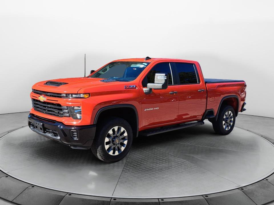 Used 2024 Chevrolet Silverado 2500 Custom w/ Custom Value Package AWD/4WD image 3