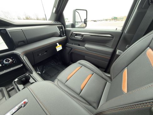 New 2026 GMC Sierra 2500 AT4 w/ AT4 Premium Plus Package image 22