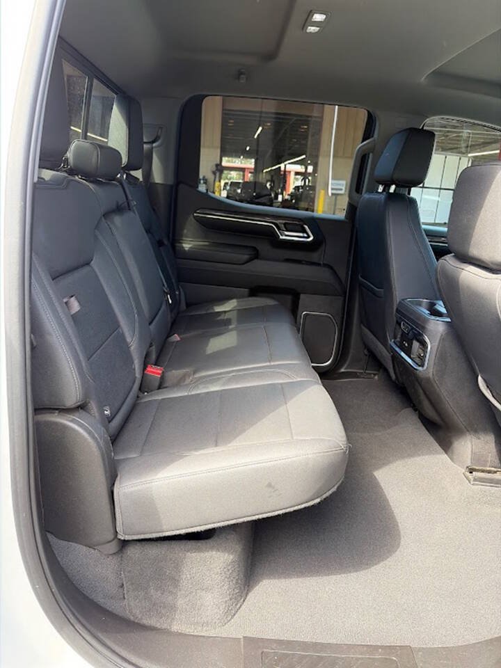 Used 2023 Chevrolet Silverado 1500 LTZ w/ LTZ Convenience Package II AWD/4WD image 16