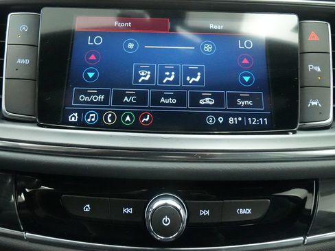Used 2022 Buick Enclave Premium AWD/4WD image 35