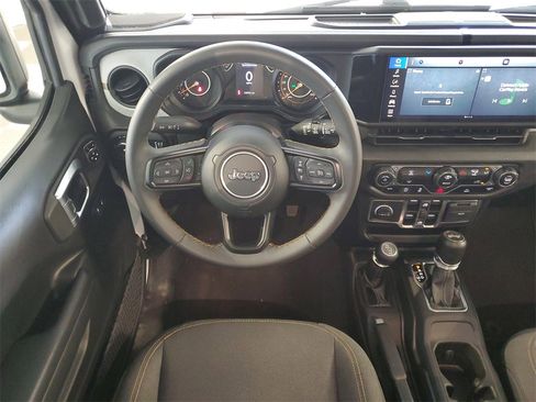 Used 2024 Jeep Wrangler Sport S image 10