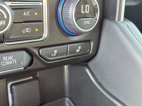 Used 2024 Chevrolet Suburban Z71 w/ Luxury Package image 26