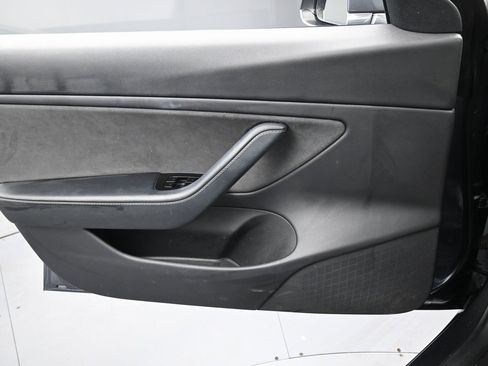 Used 2018 Tesla Model 3 Performance image 22