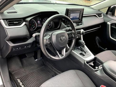 Used 2019 Toyota RAV4 XLE w/ Convenience Package image 17