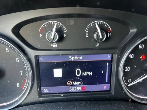 Used 2023 Buick Enclave Essence w/ Experience Buick Package FWD image 8