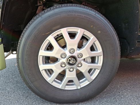 New 2025 Toyota Tacoma SR5 image 4