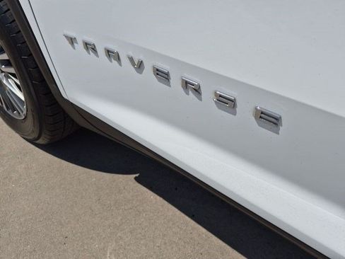 Used 2025 Chevrolet Traverse LT w/ Driver Confidence Package AWD/4WD image 27
