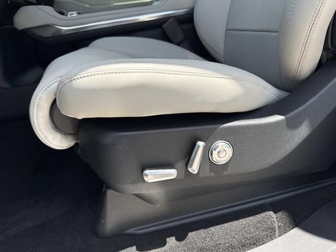 New 2026 Lincoln Navigator Reserve AWD/4WD image 23