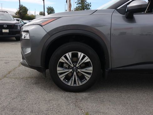 Used 2023 Nissan Rogue SV image 11