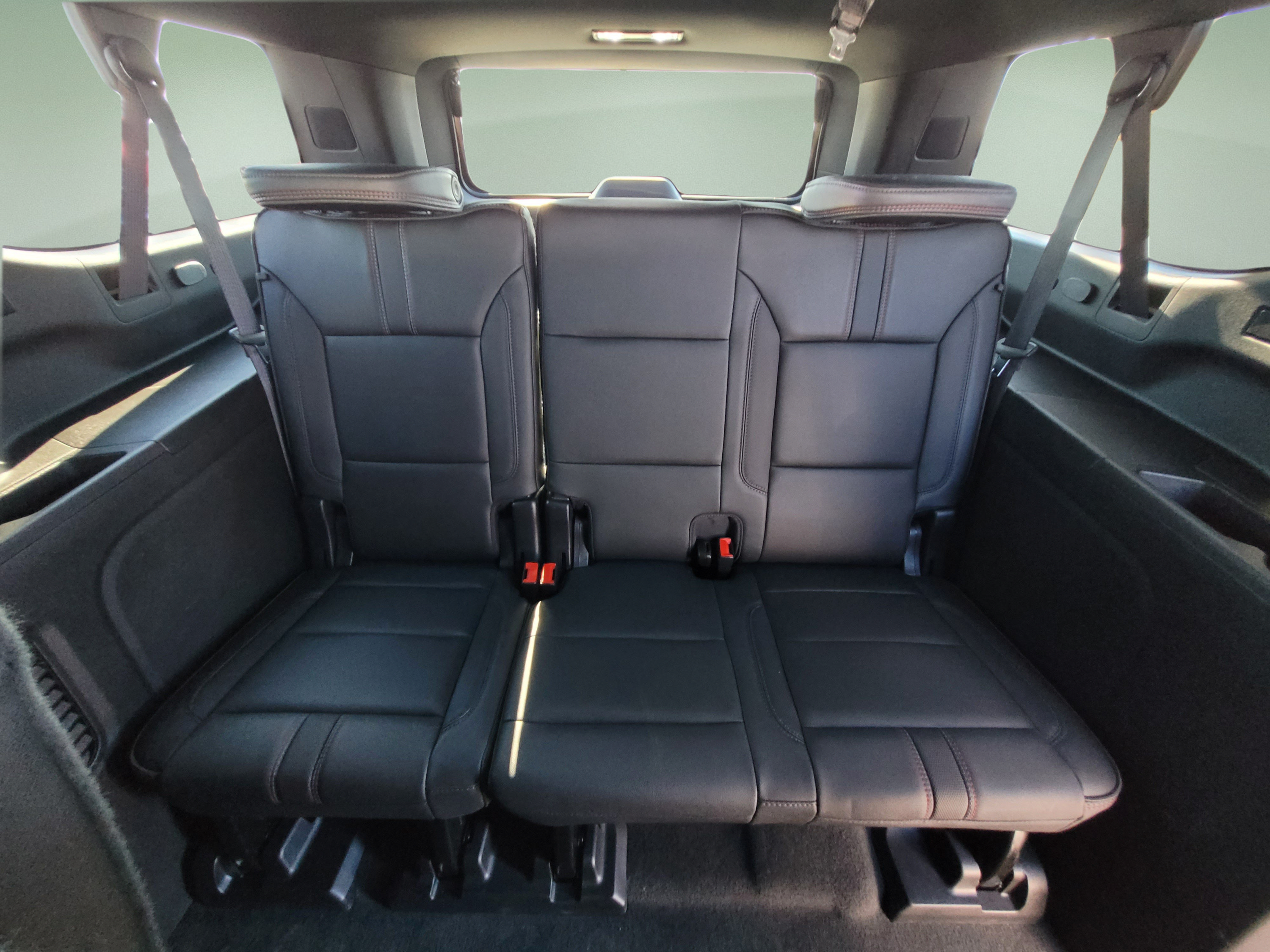 Used 2023 Chevrolet Suburban RST w/ Max Trailering Package AWD/4WD image 17