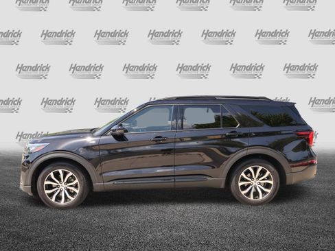 Used 2025 Ford Explorer ST-Line RWD image 6
