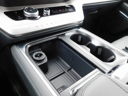 New 2026 Ford Expedition Active image 48