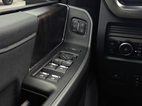 New 2025 Ford F250 Lariat w/ Lariat Ultimate Package image 34