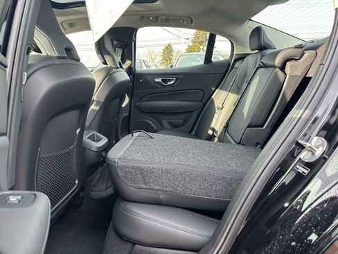 Certified 2025 Volvo S60 B5 Plus AWD/4WD image 18