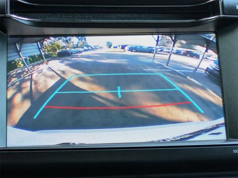 Used 2018 Toyota RAV4 LE image 21