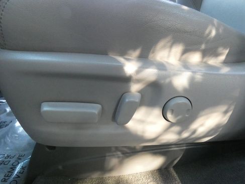 Used 2017 Toyota Sienna XLE image 60