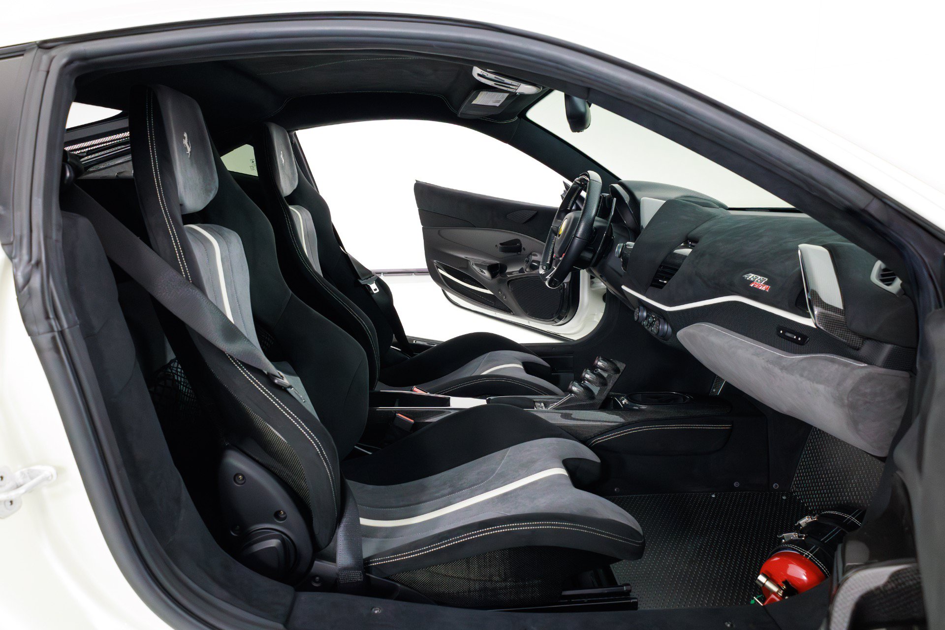 Used 2020 Ferrari 488 Pista Coupe RWD image 30