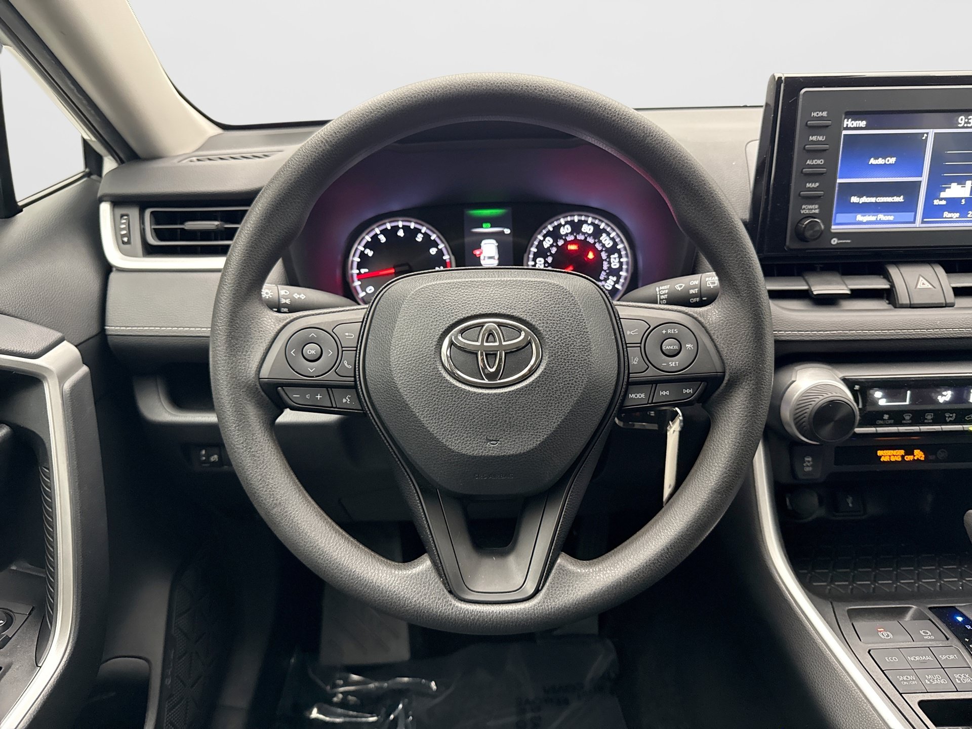 Used 2020 Toyota RAV4 LE w/ Carpet Mat Package AWD/4WD image 12