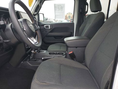 Certified 2025 Jeep Wrangler Sahara image 17