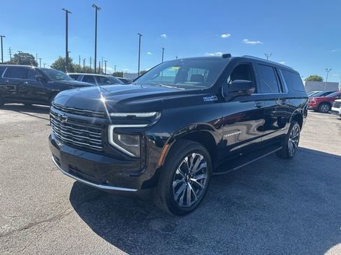 New 2026 Chevrolet Suburban High Country w/ Sun And Tow Package RWD image 8