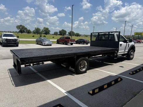 Used 2021 Ford F550 2WD Regular Cab Super Duty image 3