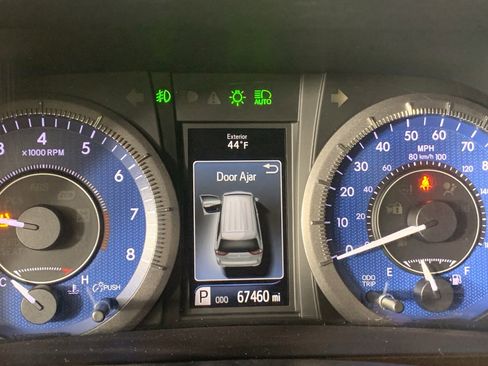 Used 2017 Toyota Sienna Limited Premium image 24