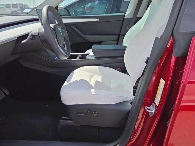 Used 2024 Tesla Model Y Long Range AWD/4WD image 5