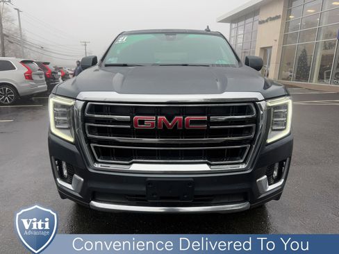 Used 2021 GMC Yukon XL SLT image 3
