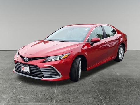 Certified 2023 Toyota Camry LE image 3