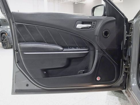 Used 2018 Dodge Charger GT image 32