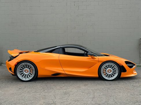 Used 2025 McLaren 750S Spider RWD image 25