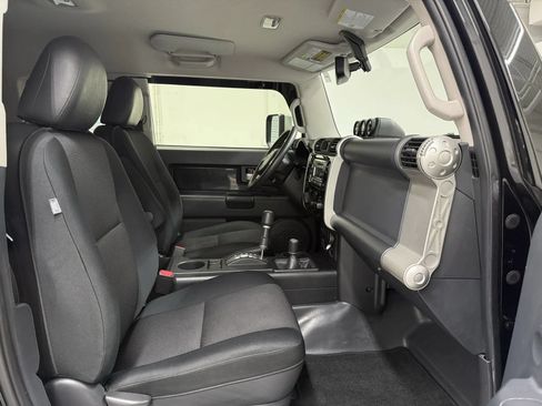 Used 2014 Toyota FJ Cruiser 4WD w/ Upgrade Package image 13