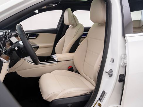 Used 2023 Mercedes-Benz C 300 4MATIC Sedan image 18