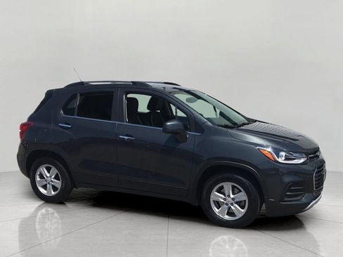Certified 2018 Chevrolet Trax LT w/ LT Convenience Package FWD image 2