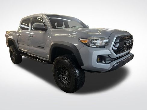 Used 2019 Toyota Tacoma TRD Off-Road w/ TRD Premium Off Road Package AWD/4WD image 14