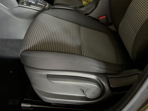Used 2019 Hyundai Kona SE FWD image 16