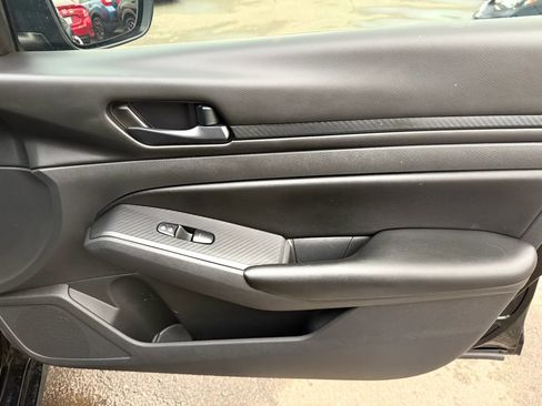 Used 2024 Nissan Altima 2.5 S FWD image 22