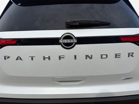 New 2025 Nissan Pathfinder SV image 17