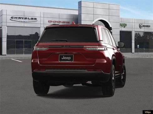 New 2025 Jeep Grand Cherokee Laredo image 14