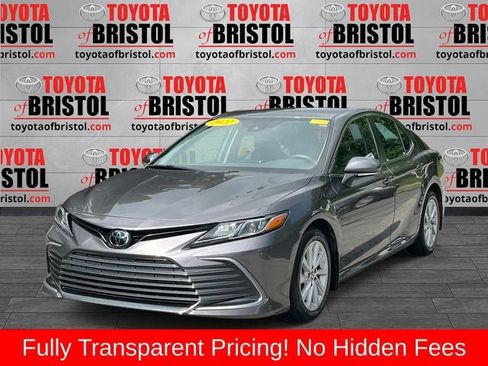 Used 2022 Toyota Camry LE w/ Convenience Package FWD image 7