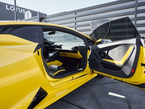 Used 2023 Lamborghini Huracan Tecnica image 33