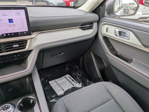 New 2026 Ford Explorer Active RWD image 16