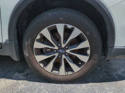Used 2016 Subaru Outback 2.5i Limited AWD/4WD image 9