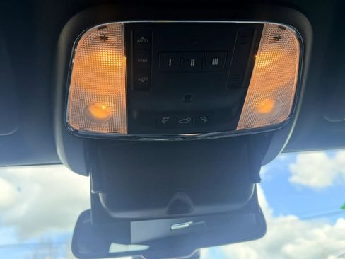 Used 2016 Jeep Grand Cherokee Limited image 15