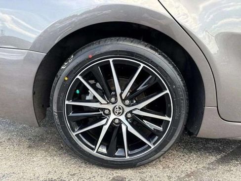 Used 2024 Toyota Camry SE FWD image 12