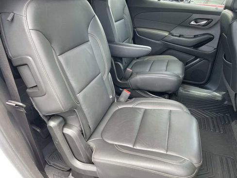 Certified 2023 Chevrolet Traverse LT FWD image 8